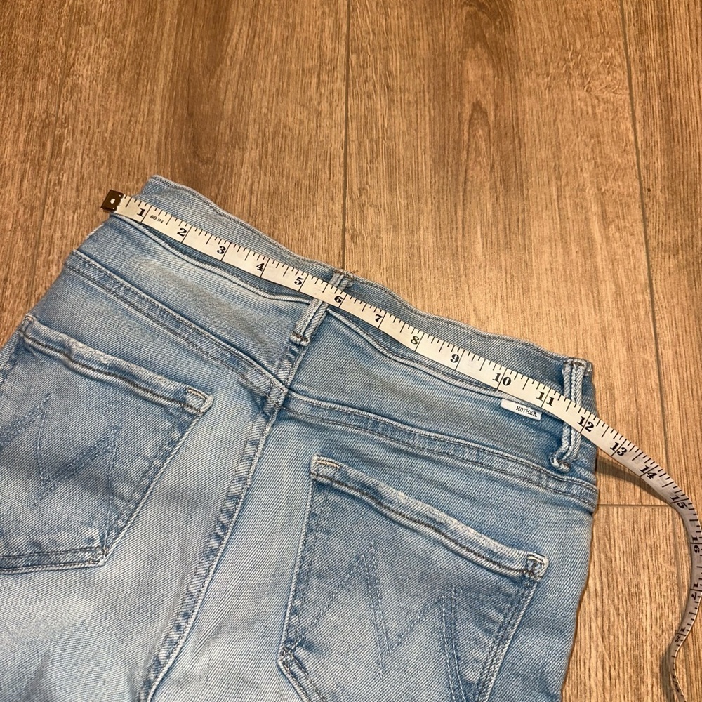 Mother The Weekender Fray Flare Leg Blue JeansCalifornia Cruiser Size 24 - Picture 7 of 9